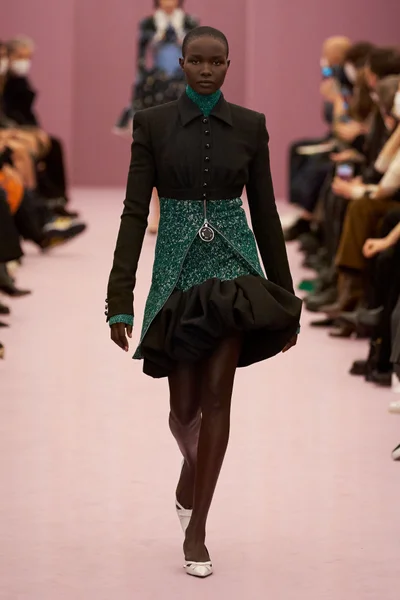 Look 1